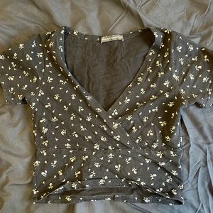 Cropped floral brandy Melville shirt